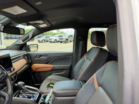 Certified 2023 GMC Canyon AT4 w/ AT4 Premium Package AWD/4WD image 14