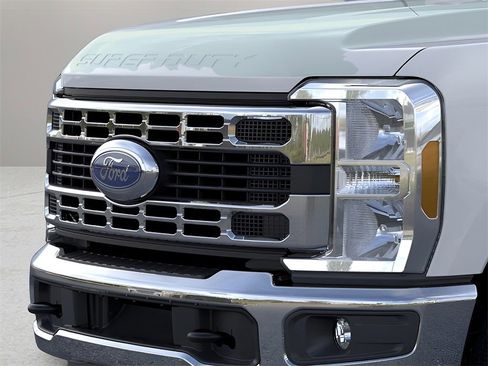New 2025 Ford F250 XLT w/ FX4 Off-Road Package image 8