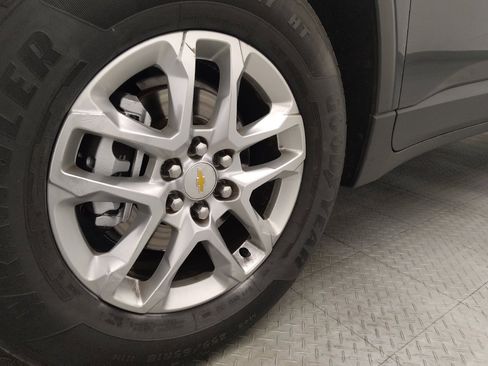 Used 2020 Chevrolet Traverse LT FWD image 31