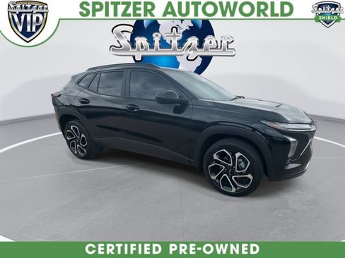 Used 2025 Chevrolet Trax RS w/ Driver Confidence Package FWD image 2