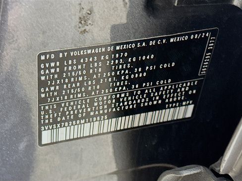 Used 2024 Volkswagen Taos SE image 12