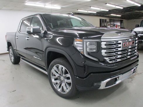New 2026 GMC Sierra 1500 Denali w/ Denali Reserve Package image 3