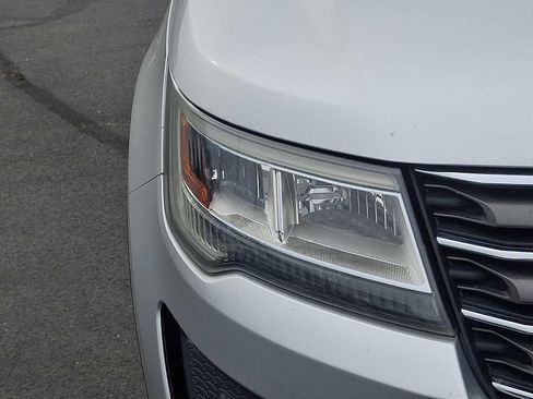 Certified 2017 Ford Explorer 4WD image 9