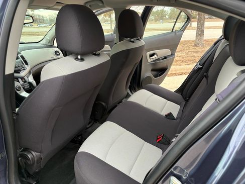Used 2014 Chevrolet Cruze LS image 26