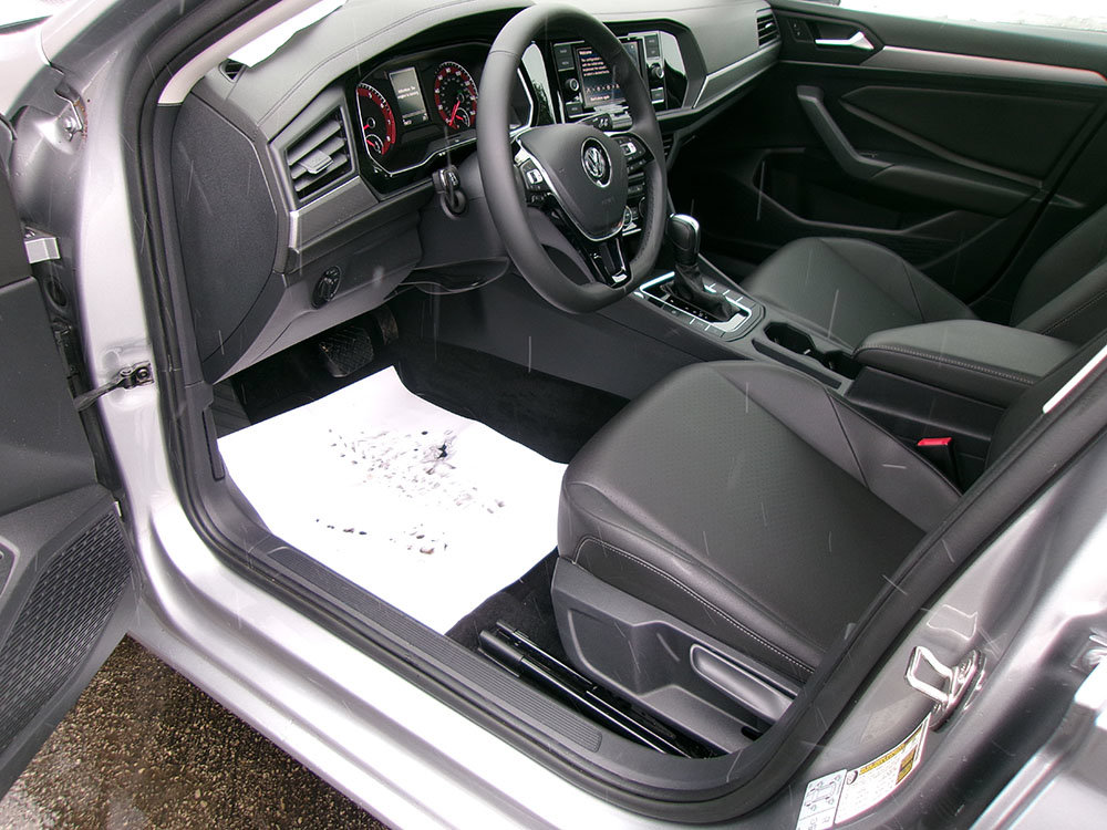Used 2020 Volkswagen Jetta SE w/ SE Cold Weather Package FWD image 14