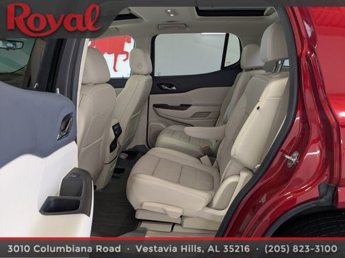 Used 2021 GMC Acadia Denali w/ Denali Ultimate Package AWD/4WD image 17