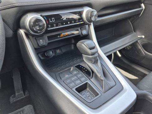 Used 2024 Toyota RAV4 XLE image 12