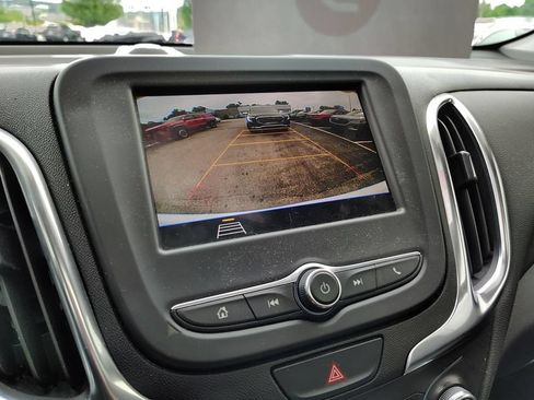 Used 2021 Chevrolet Equinox LT FWD image 16