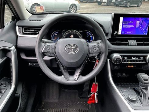 Used 2024 Toyota RAV4 LE image 8