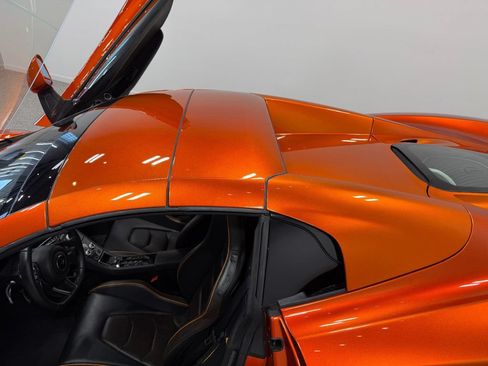 Used 2013 McLaren MP4-12C Spider RWD image 4