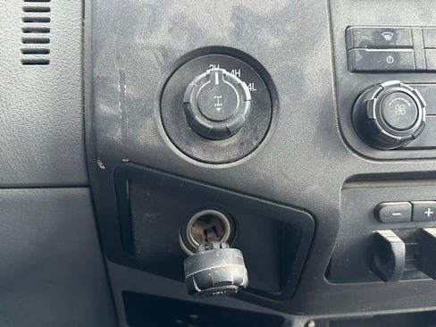 Used 2012 Ford F350 XL w/ Snow Plow Prep Pkg image 24