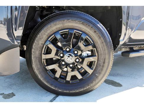 Used 2025 Toyota Tacoma SR image 29