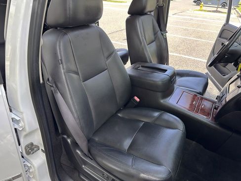 Used 2013 Chevrolet Tahoe LTZ image 29