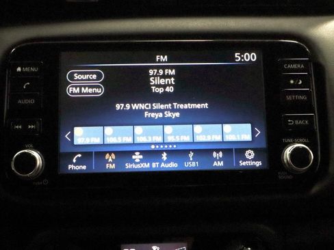 Certified 2023 Nissan Kicks SR image 3