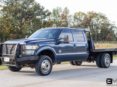 Used 2015 Ford F350 XLT w/ XLT Interior Package image 2