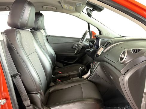 Used 2016 Chevrolet Trax LT w/ LT Convenience Package FWD image 17