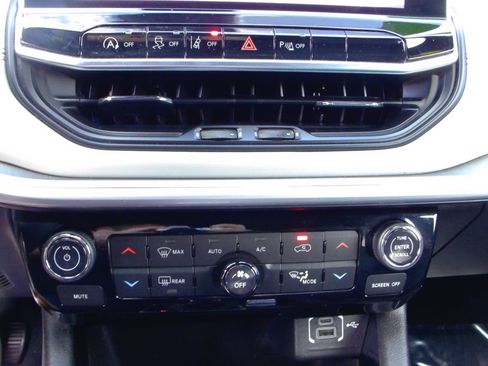Used 2025 Jeep Compass Limited w/ Elite Group AWD/4WD image 22