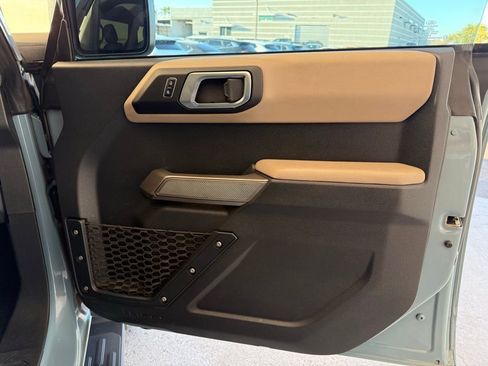 Used 2023 Ford Bronco Wildtrak image 17