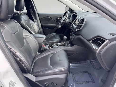 Used 2021 Jeep Cherokee Latitude Lux w/ Trailer Tow Group image 18