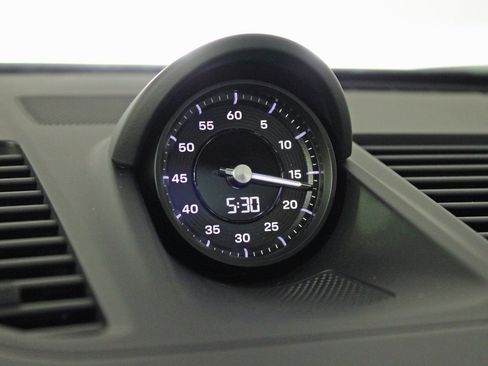 Used 2025 Porsche 911 Carrera 4 GTS image 27