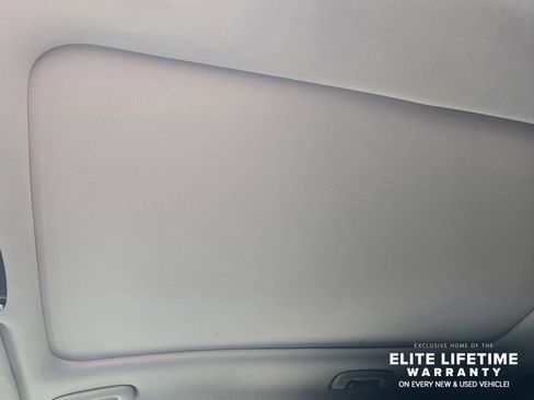 Certified 2025 Kia Sorento EX w/ Panoramic Sunroof Package FWD image 24