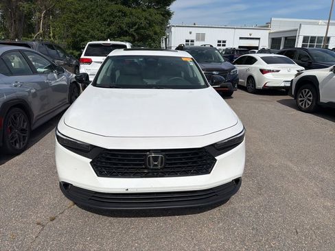 Used 2025 Honda Accord SE image 7