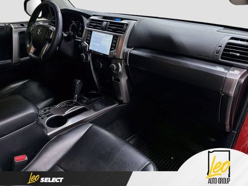 Used 2022 Toyota 4Runner SR5 RWD image 31