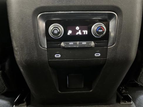 Used 2021 Chevrolet Suburban RST image 31