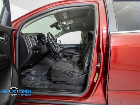 Used 2020 GMC Canyon SLE w/ Elevation Edition image 11