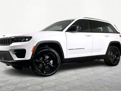 Used 2025 Jeep Grand Cherokee Altitude w/ Trailer Tow Package