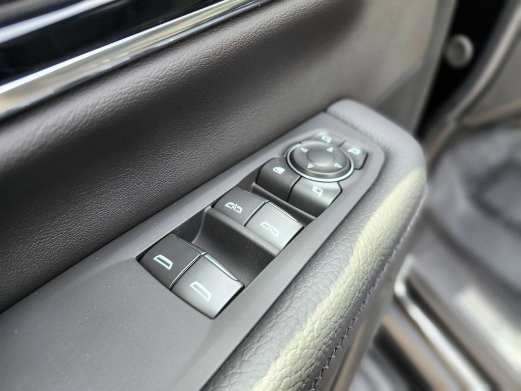 Used 2026 GMC Yukon Denali w/ LPO, Floor Liner Package AWD/4WD image 17