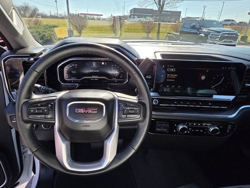 Used 2025 GMC Sierra 1500 SLT RWD image 14