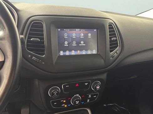 Used 2020 Jeep Compass Latitude FWD image 22