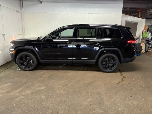 Used 2025 Jeep Grand Cherokee L Limited w/ Luxury Tech Group II AWD/4WD image 6