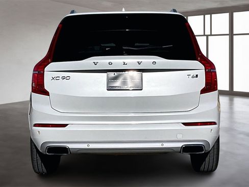 Used 2018 Volvo XC90 T6 Momentum w/ Convenience Package image 4