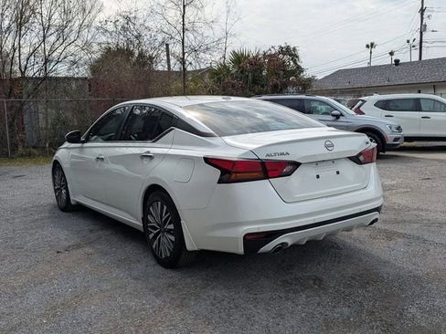 Used 2024 Nissan Altima 2.5 SV w/ SV Premium Package FWD image 4