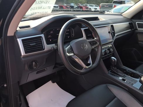 Used 2022 Volkswagen Atlas SE w/ Black Wheel Package FWD image 16