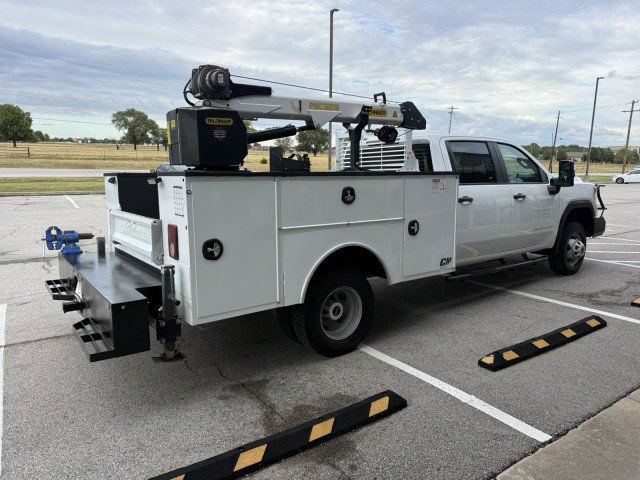 Used 2021 GMC Sierra 3500 4x4 Crew Cab w/ Convenience Package image 3