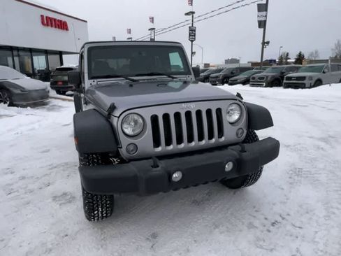 Used 2018 Jeep Wrangler Unlimited Sport S AWD/4WD image 3