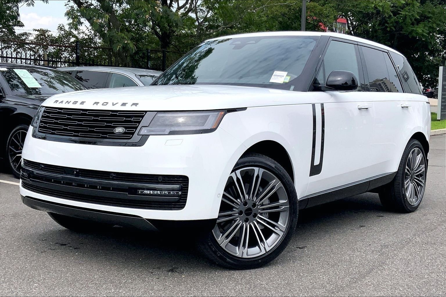 New 2026 Land Rover Range Rover SE AWD/4WD image 1