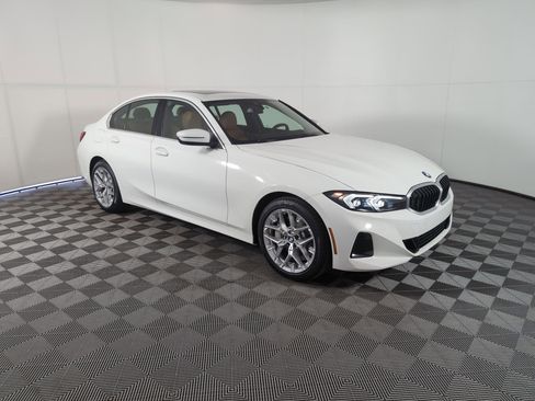 Used 2025 BMW 330i Sedan w/ Convenience Package image 6