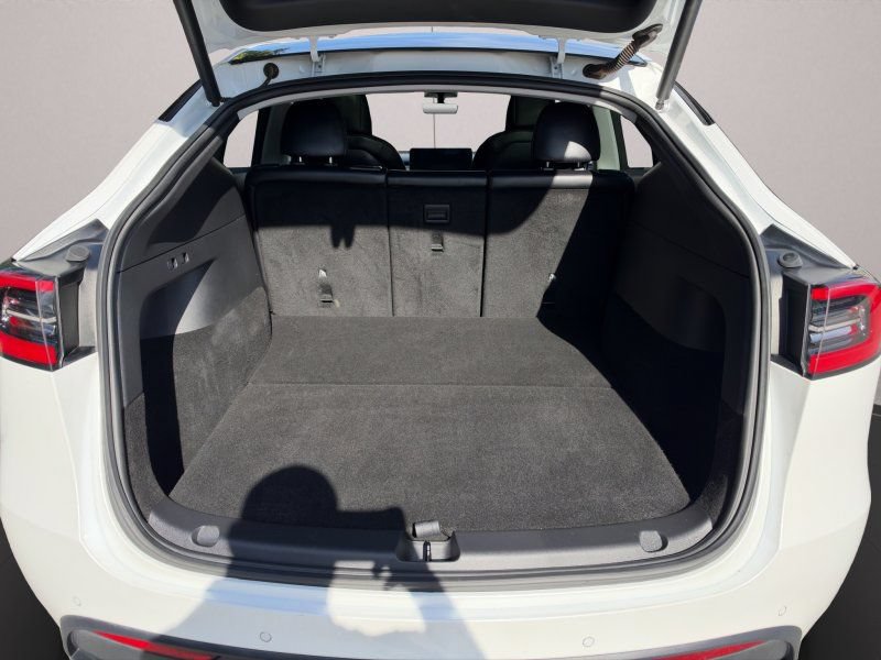Used 2021 Tesla Model Y Long Range AWD/4WD image 11