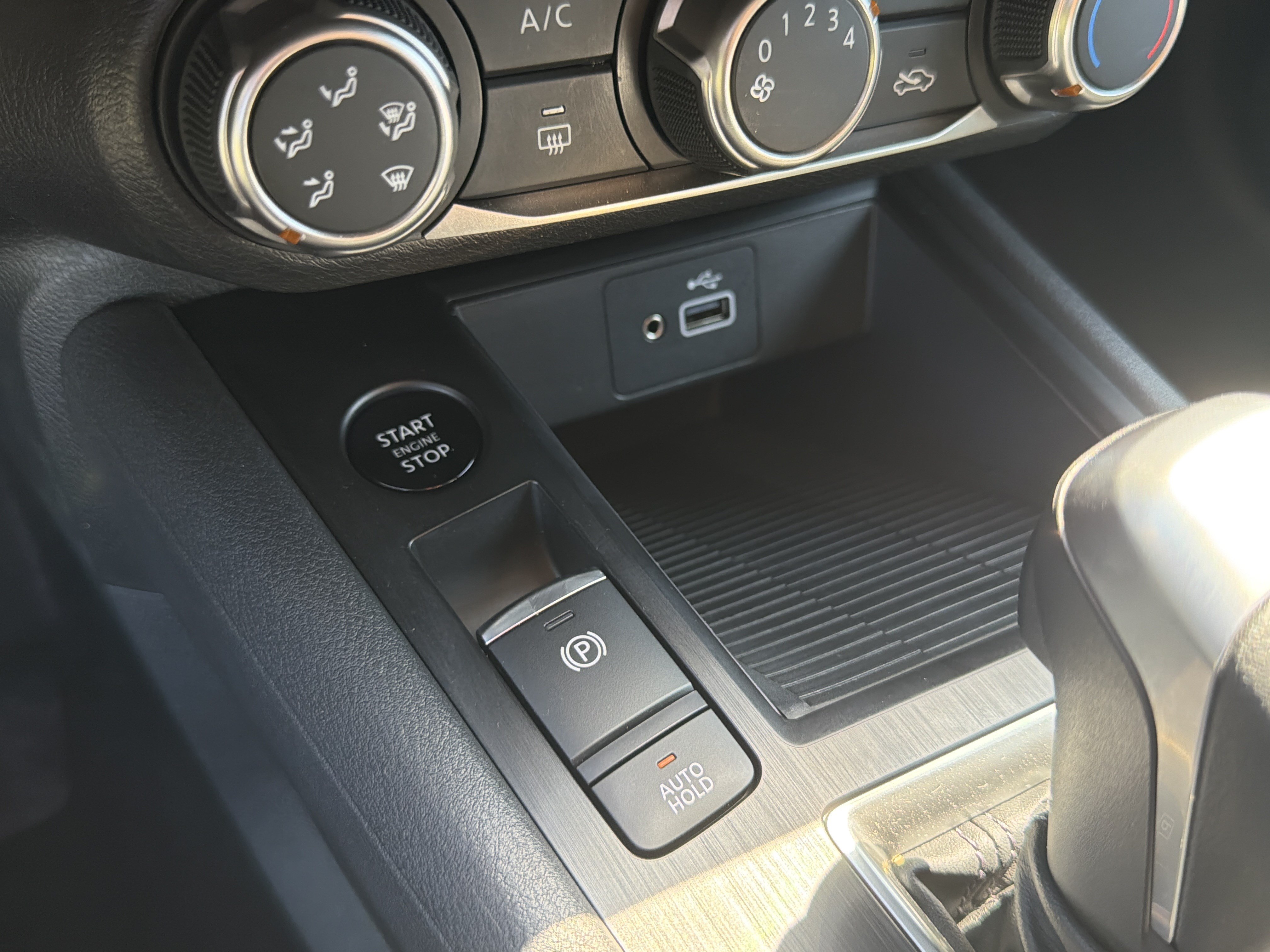 Used 2025 Nissan Kicks S FWD image 33