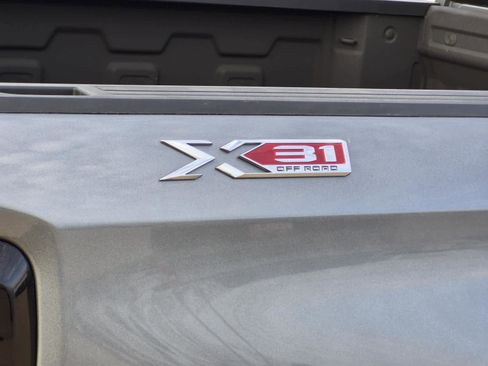 Certified 2022 GMC Sierra 1500 SLT image 8