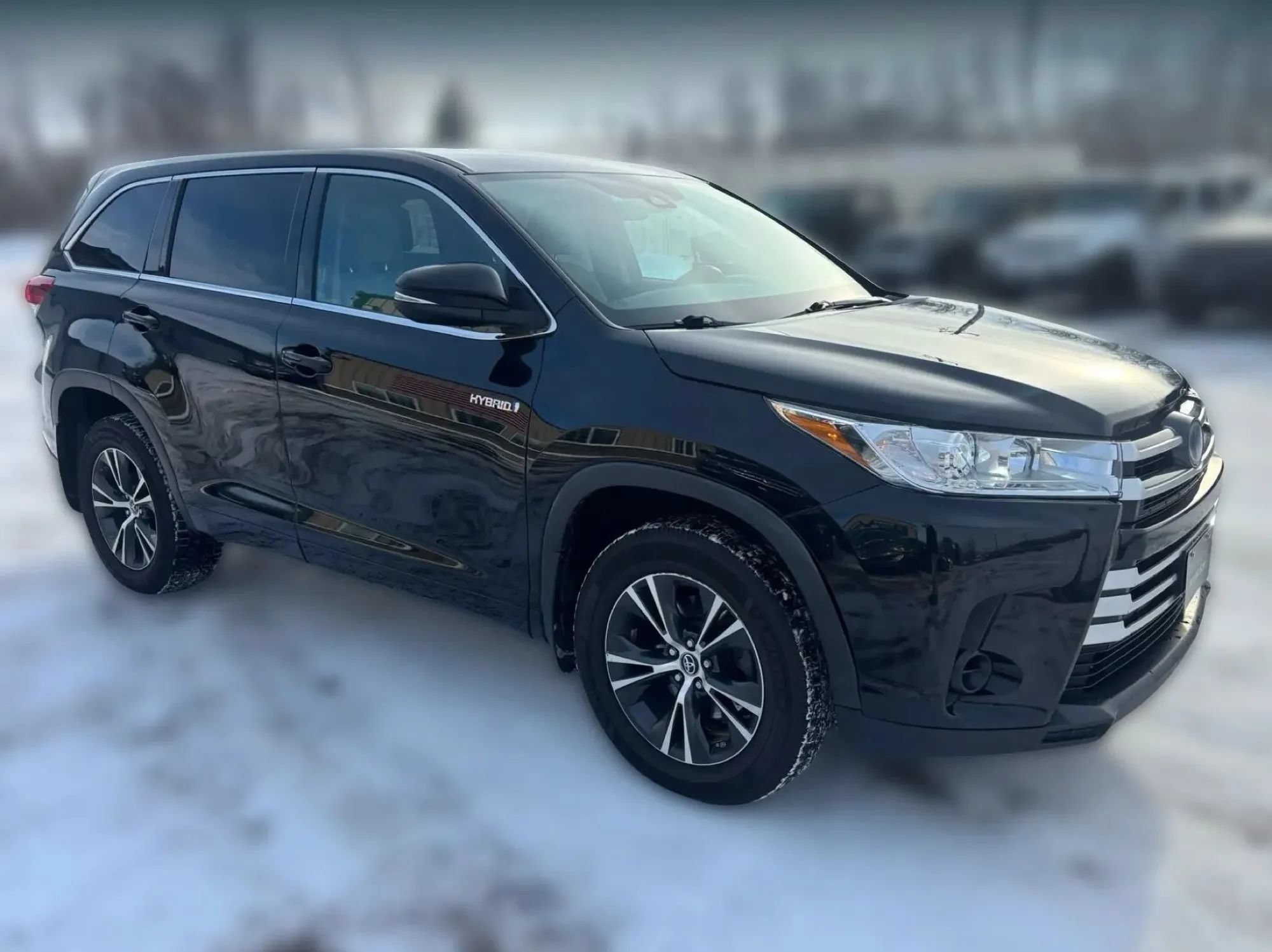 Used 2018 Toyota Highlander LE w/ Carpet Mat Package (TMS) AWD/4WD image 3