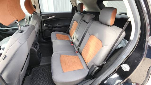Used 2018 Ford Edge SEL w/ Equipment Group 201A AWD/4WD image 12