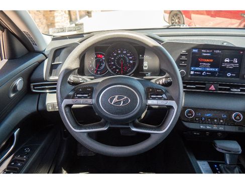 Used 2023 Hyundai Elantra SEL FWD image 21