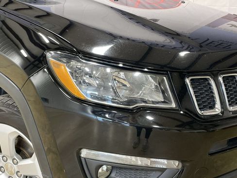 Used 2018 Jeep Compass Latitude w/ Popular Equipment Group AWD/4WD image 10