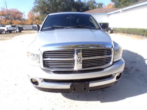 Used 2007 Dodge Ram 1500 Truck SLT image 2