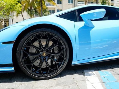 Used 2024 Lamborghini Huracan Tecnica RWD image 12